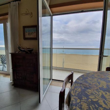 Nazare Apartamento Em Frente Ao Mar Eksteriør bilde