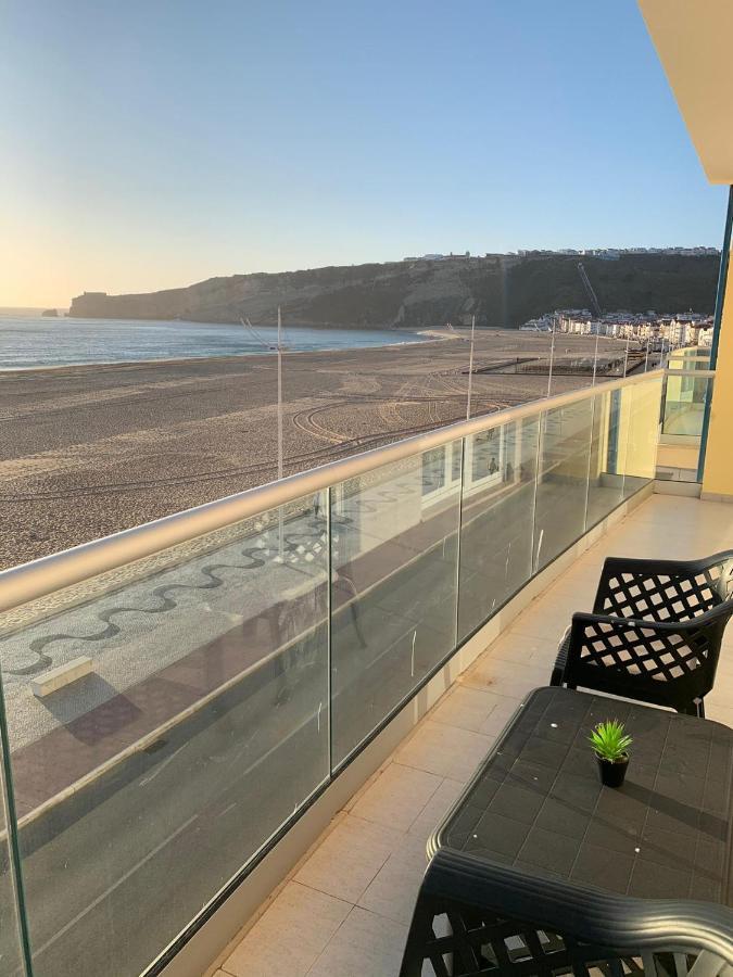 Nazare Apartamento Em Frente Ao Mar Eksteriør bilde